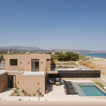 Onora - Steps From The Sea By Etouri Villa *